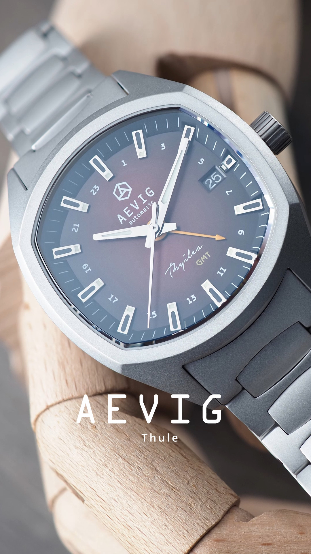 Retro TV-dial, GMT watch. Scratchresistant titanium. Go anywhere in style.

#GMT #titanium #watchfam #retrostyle