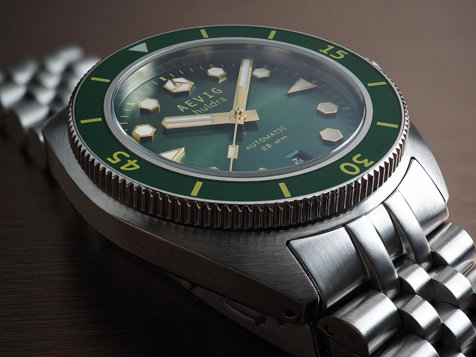 Aevig Huldra green custom-made watch